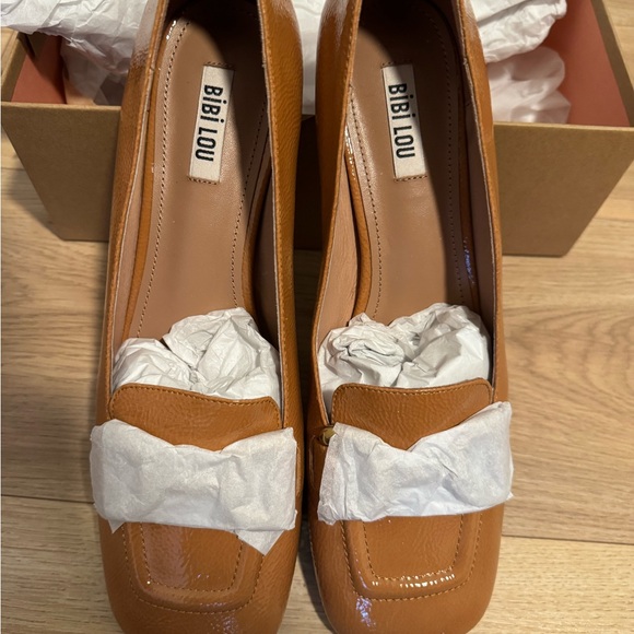 Never worn adorable Bibi Lou shoes from Anthropologie.  Size 41/10. - Picture 7 of 10